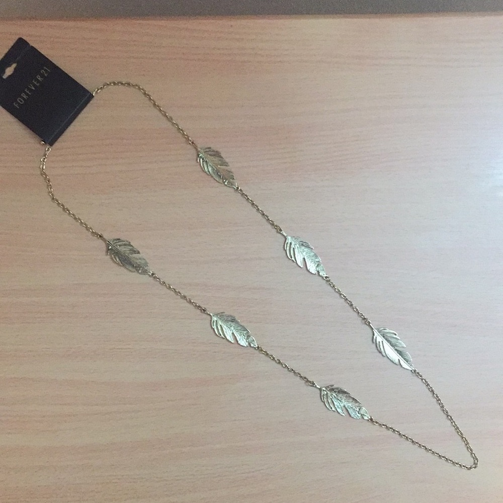 Forever 21 Gold Leaf Necklace Fashion Jewelry